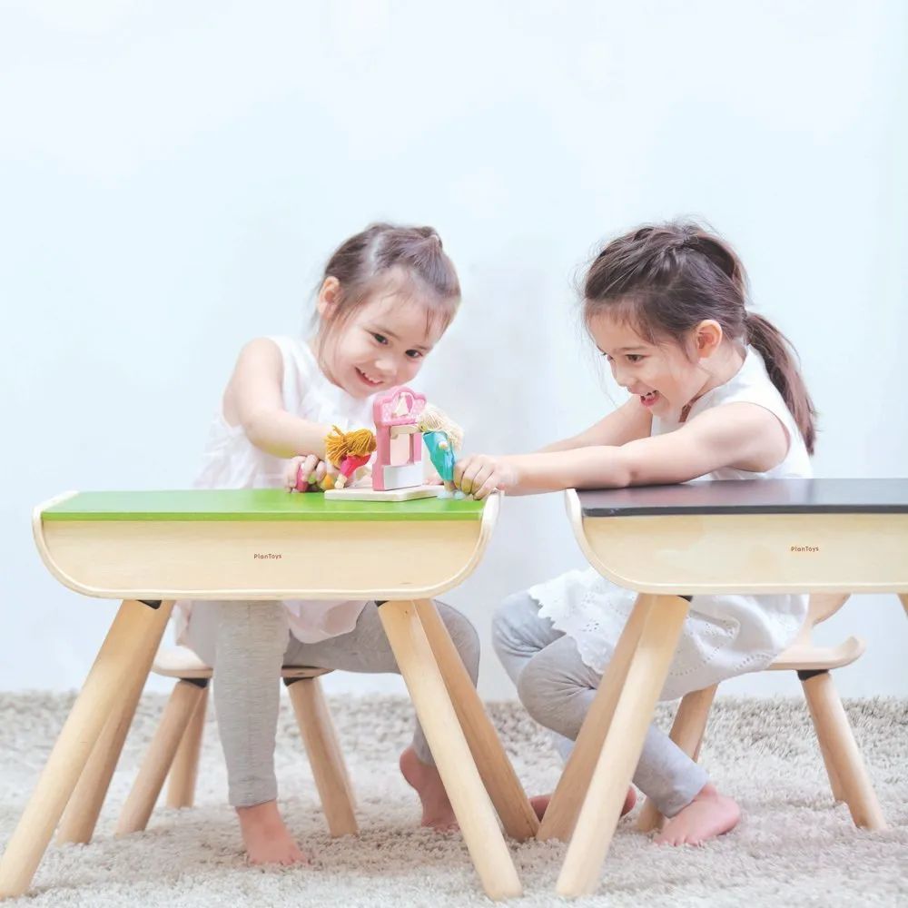 Plan Toys - Bureau pour enfant - Plateau noir en planwood (Plan Toys) - Image 2
