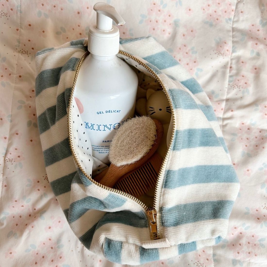 Trousse de toilette Vic éponge rayée blue cloud (Rose in April) - Image 2