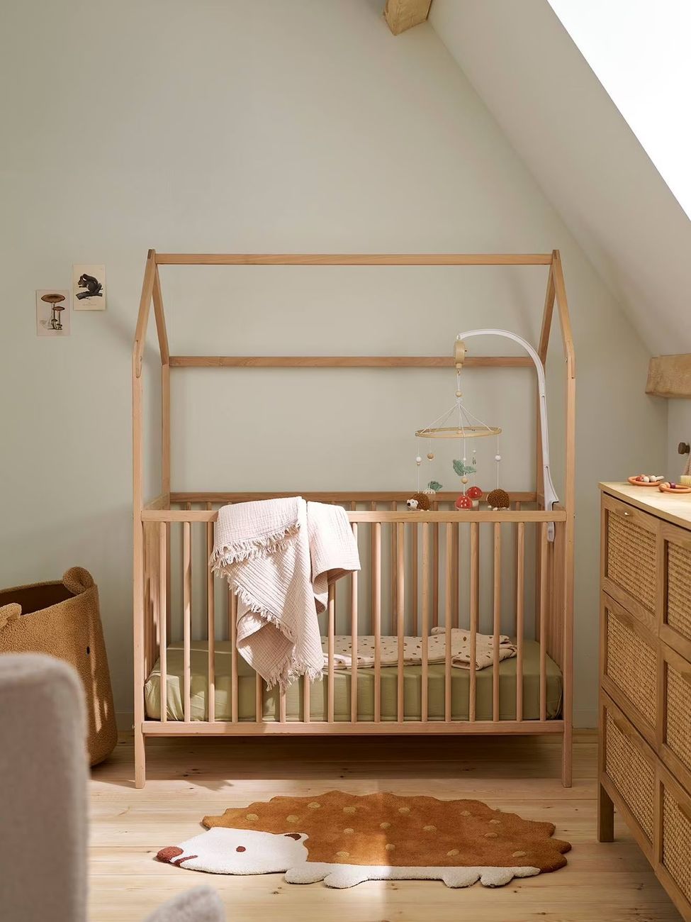 Lit bébé évolutif Castor bois (Vertbaudet) - Image 1