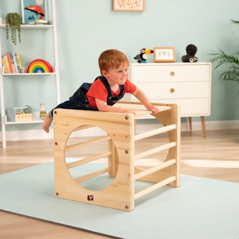 Cube d'escalade montessori en bois fsc® pour enfant dès 1 an (Active Tots) - Couverture