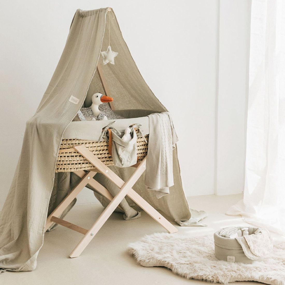 Couffin souple en osier avec anses en cuir (Babyshower) - Image 6