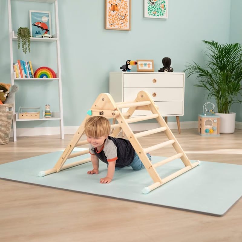 Triangle d'escalade pliable montessori en bois fsc® pour enfant dès 1 an (Active Tots) - Image 2