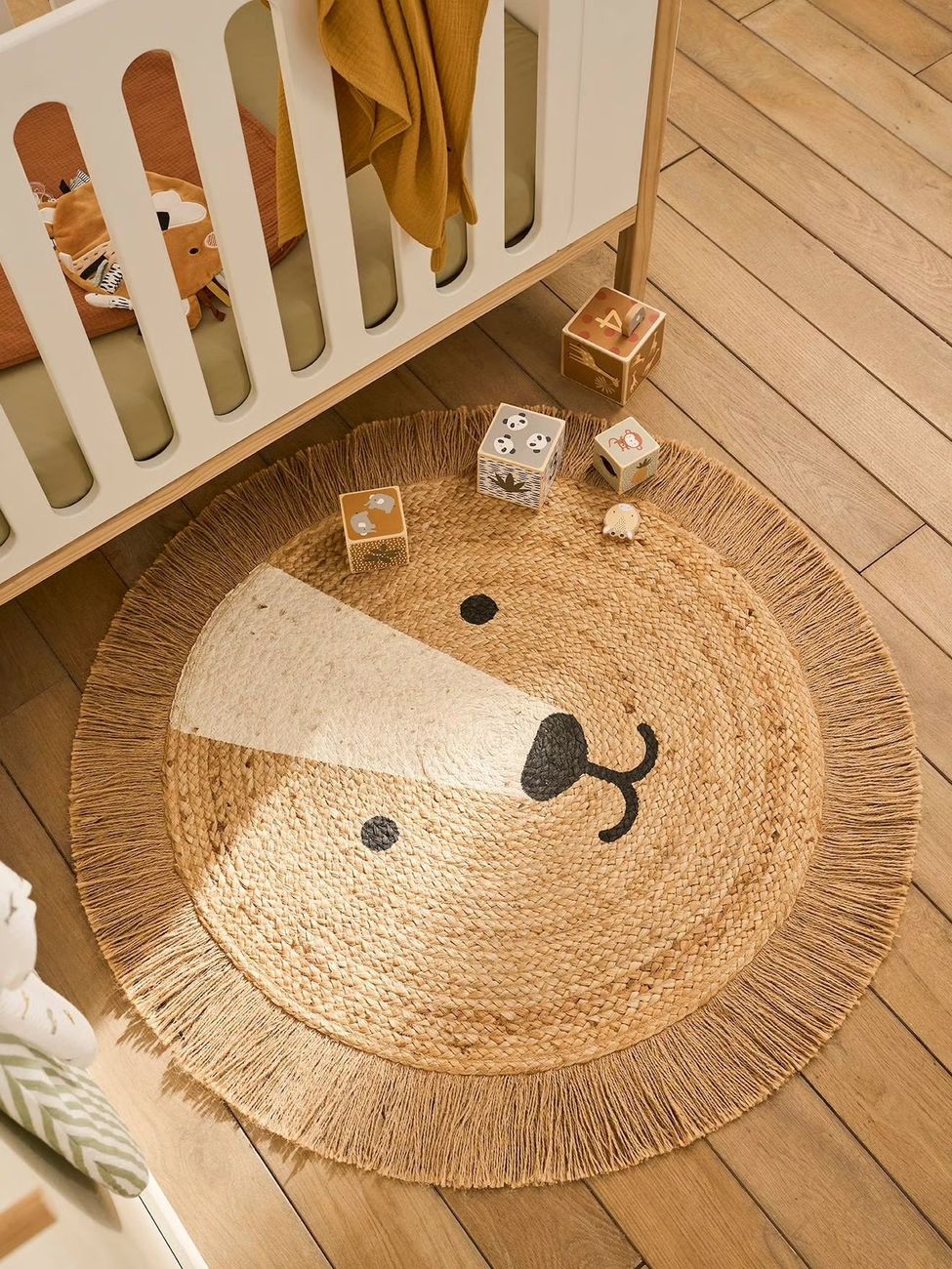 Tapis rond en jute Lion beige doré (Vertbaudet) - Couverture