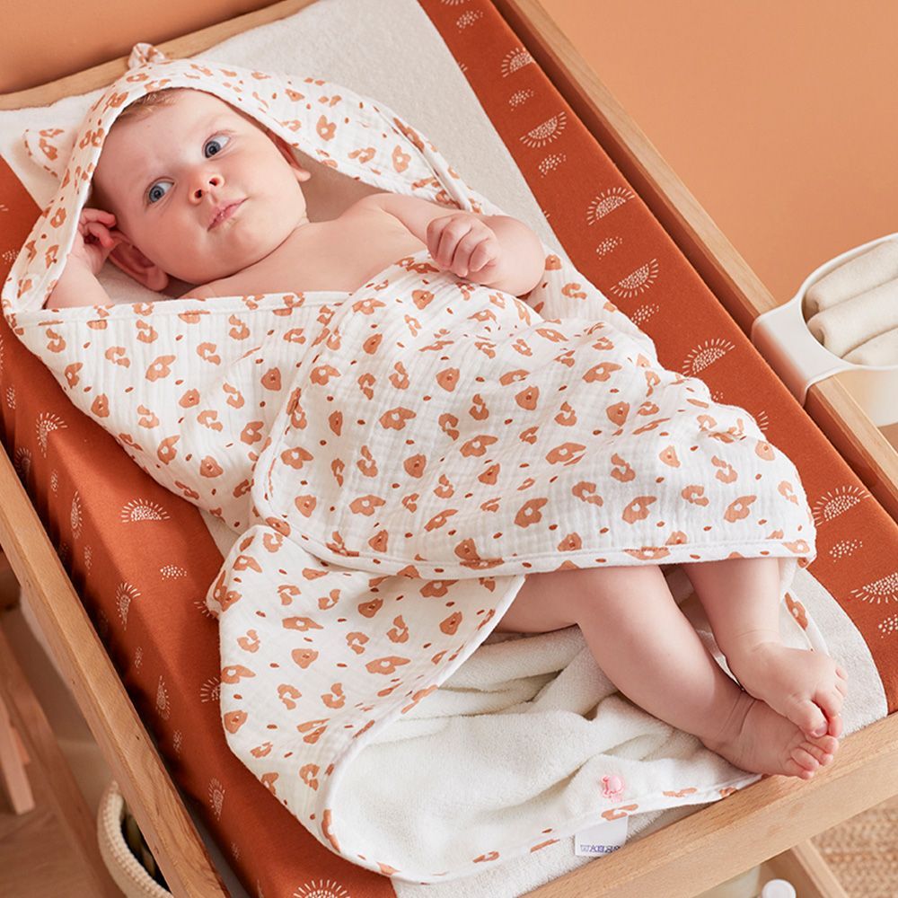 Babou & Kendi Matelas à langer avec housse élastique en éponge (Noukie's) - Image 2