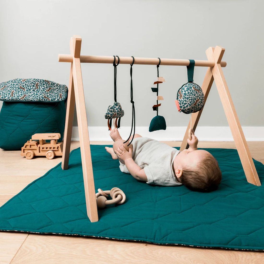 Arche d'éveil musical en bois pour bébé - Mika (Mellipou) - Couverture