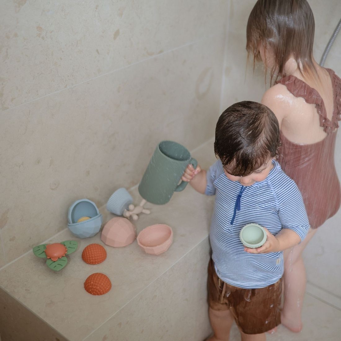 Lot de 3 jouets sensoriels Nesting Spheres Blush (Mushie) - Image 7