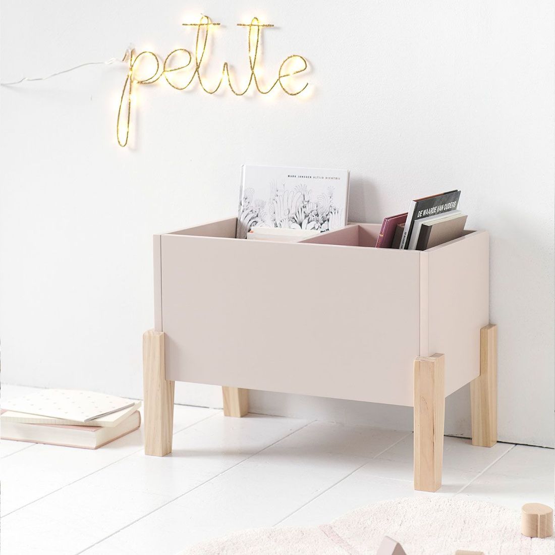 Petite Amélie | Bac à livres et rangement enfant | Ciel | Blanc et bois | 53x38x31,5 cm (Petite Amélie) - Image 2
