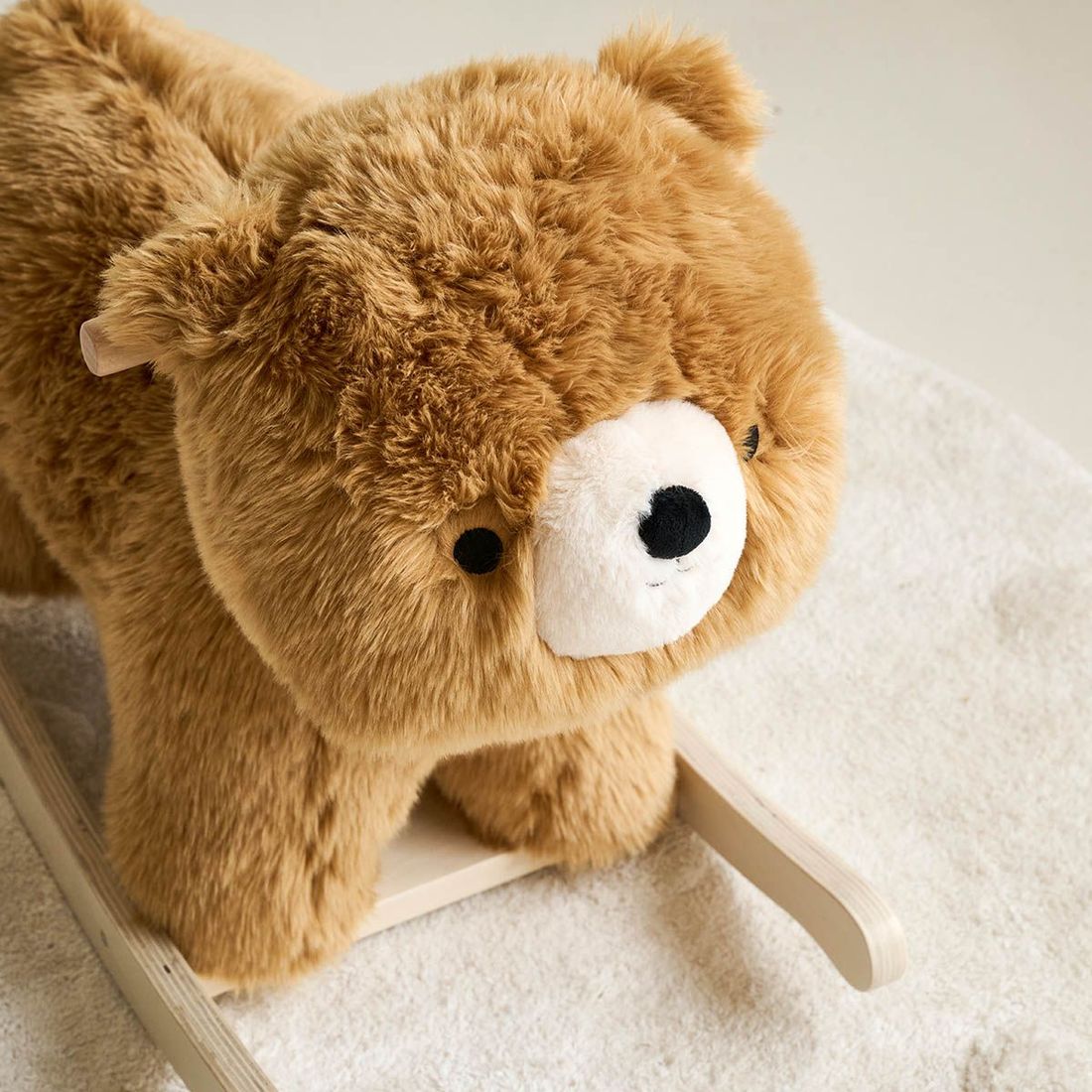 Petite Amélie | Cheval à bascule Ours | Peluche en bois certifié FSC | Marron et blanc | Jouet d'éveil pour enfant collection Forêt (Petite Amélie) - Image 5