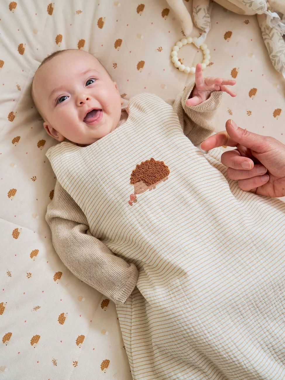 Gigoteuse en gaze de coton HÉRISSON rayé beige (Vertbaudet) - Couverture