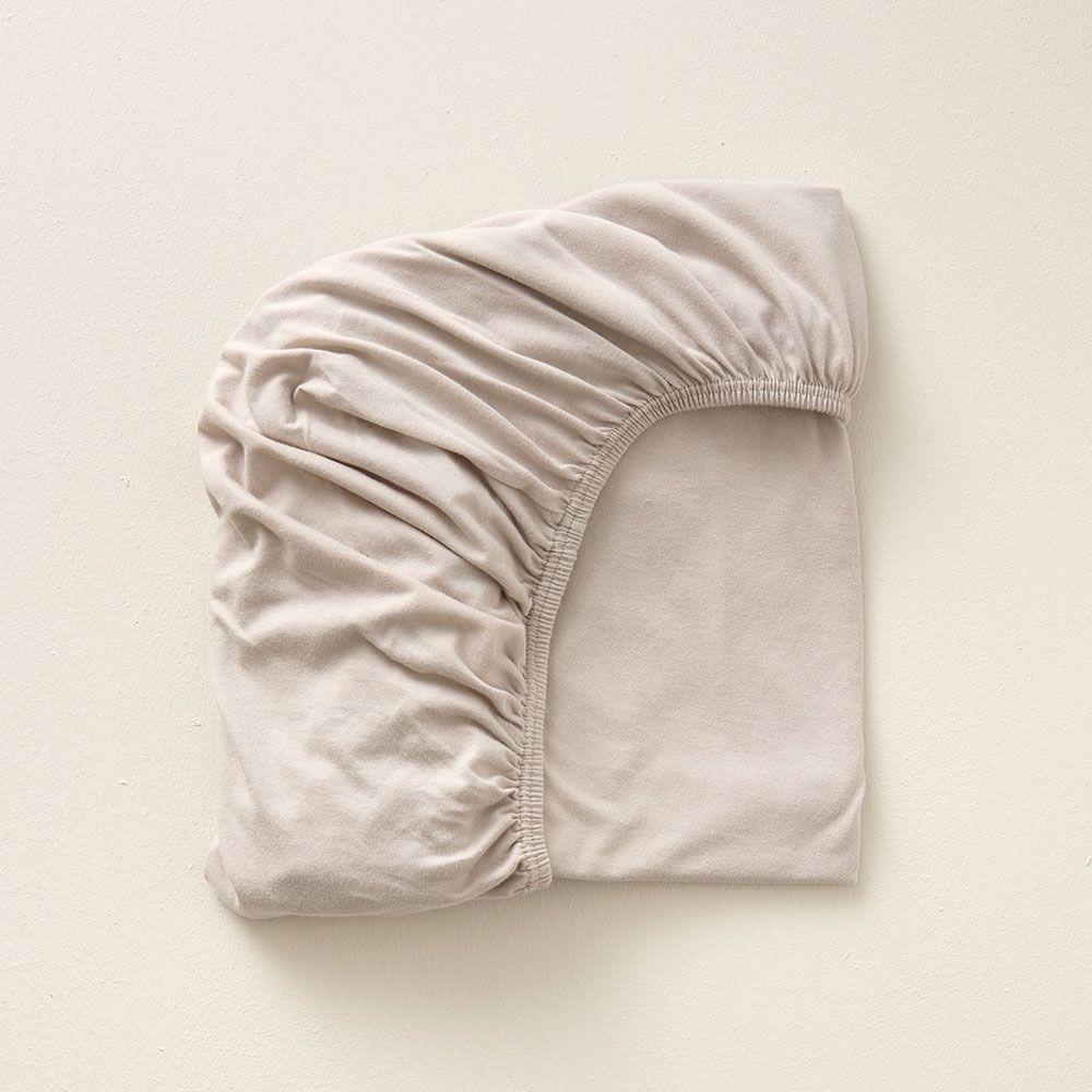 Petite Amélie | Drap-housse enfant | Jersey de coton bio | Gris Taupe | 70x140 cm | Extensible et sans substances nocives pour matelas 10-12 cm (Petite Amélie) - Image 2