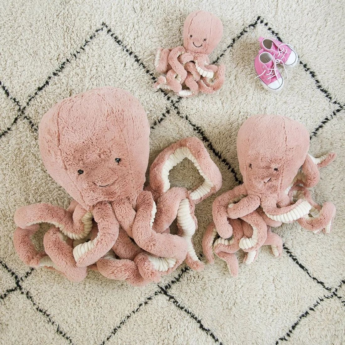 Peluche Pieuvre Odell Jellycat - Doudou XXL Ultra Doux Tentacules Faciles à Saisir - Sécurité EN71 - M - Rose - M - Rose (Jellycat) - Image 2