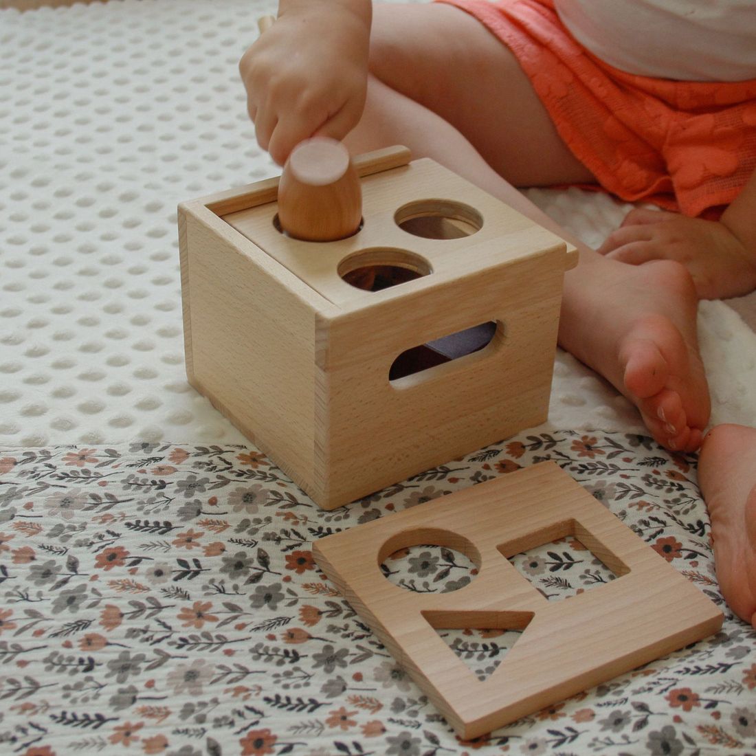 Boîte à formes et jeu de marteau en bois (Mervei) - Image 3