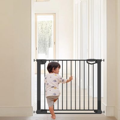 Barrière de sécurité Easylock Flatstep Noire (76 à 83 cm) (Geuther) - Image 3