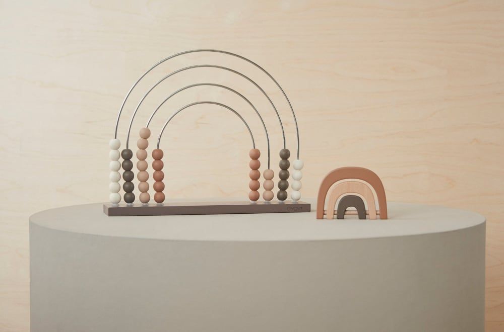 Hochet arc-en-ciel marron en bois H8,5x11,6x1,6cm (Oyoy Mini) - Image 2