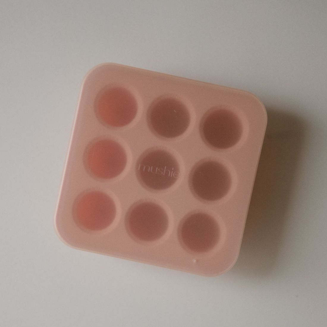 Mini moule à congeler Blush (Mushie) - Image 3