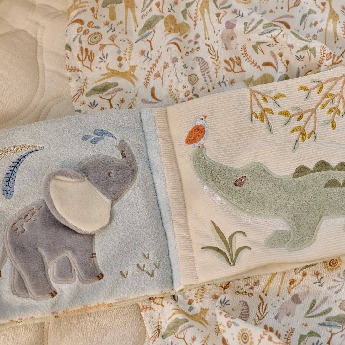 Livre tissu d'activités Safari Friends (Little Dutch) - Image 4
