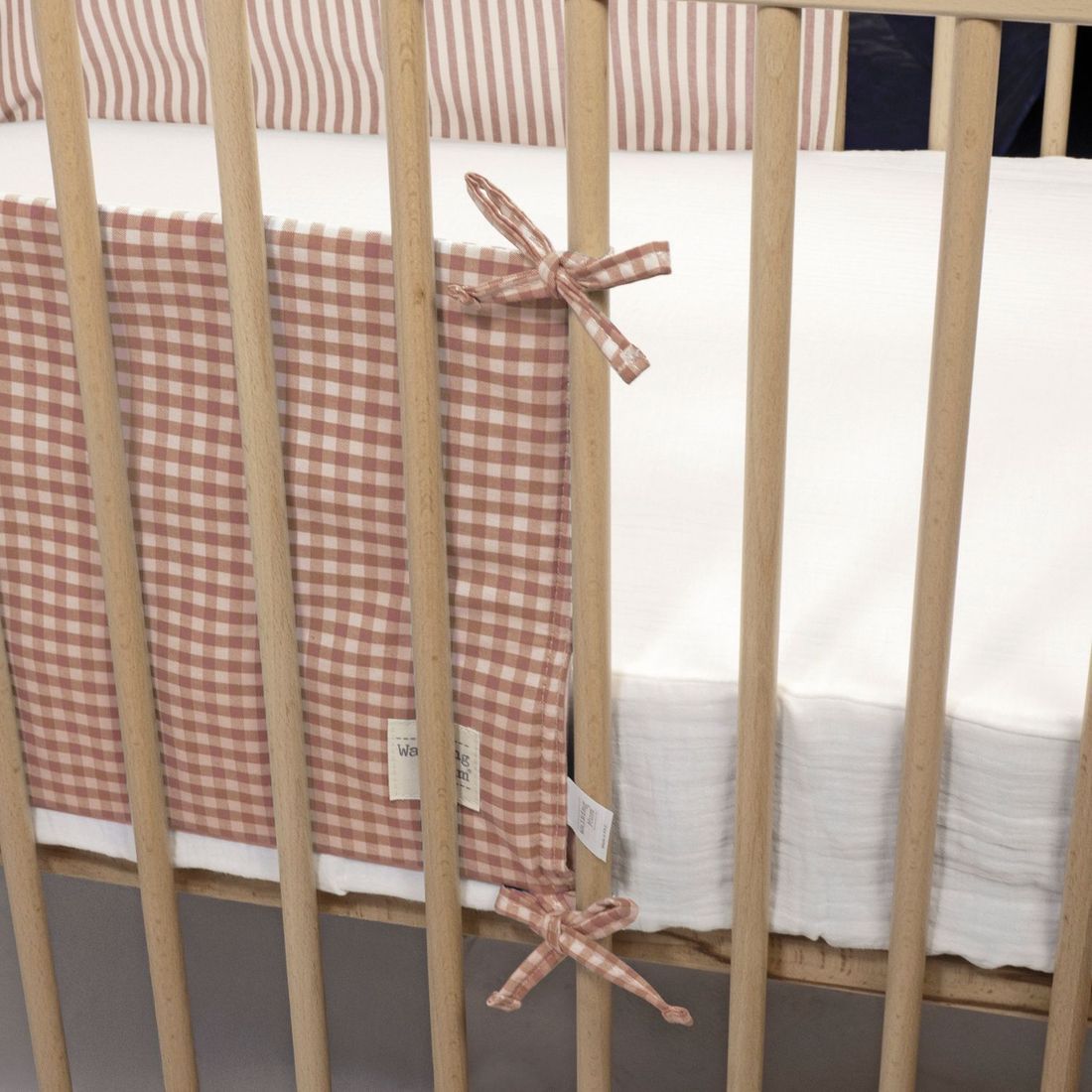 Tour de lit Praliné Vichy Rayures Moka (120x60 cm) (Walking Mum) - Image 5