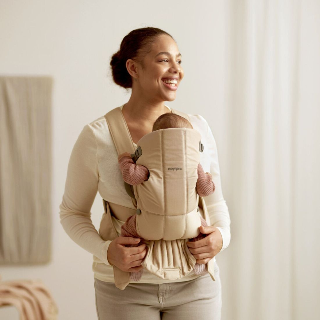 Porte-bébé Mini Tissé beige (BabyBjörn) - Image 4