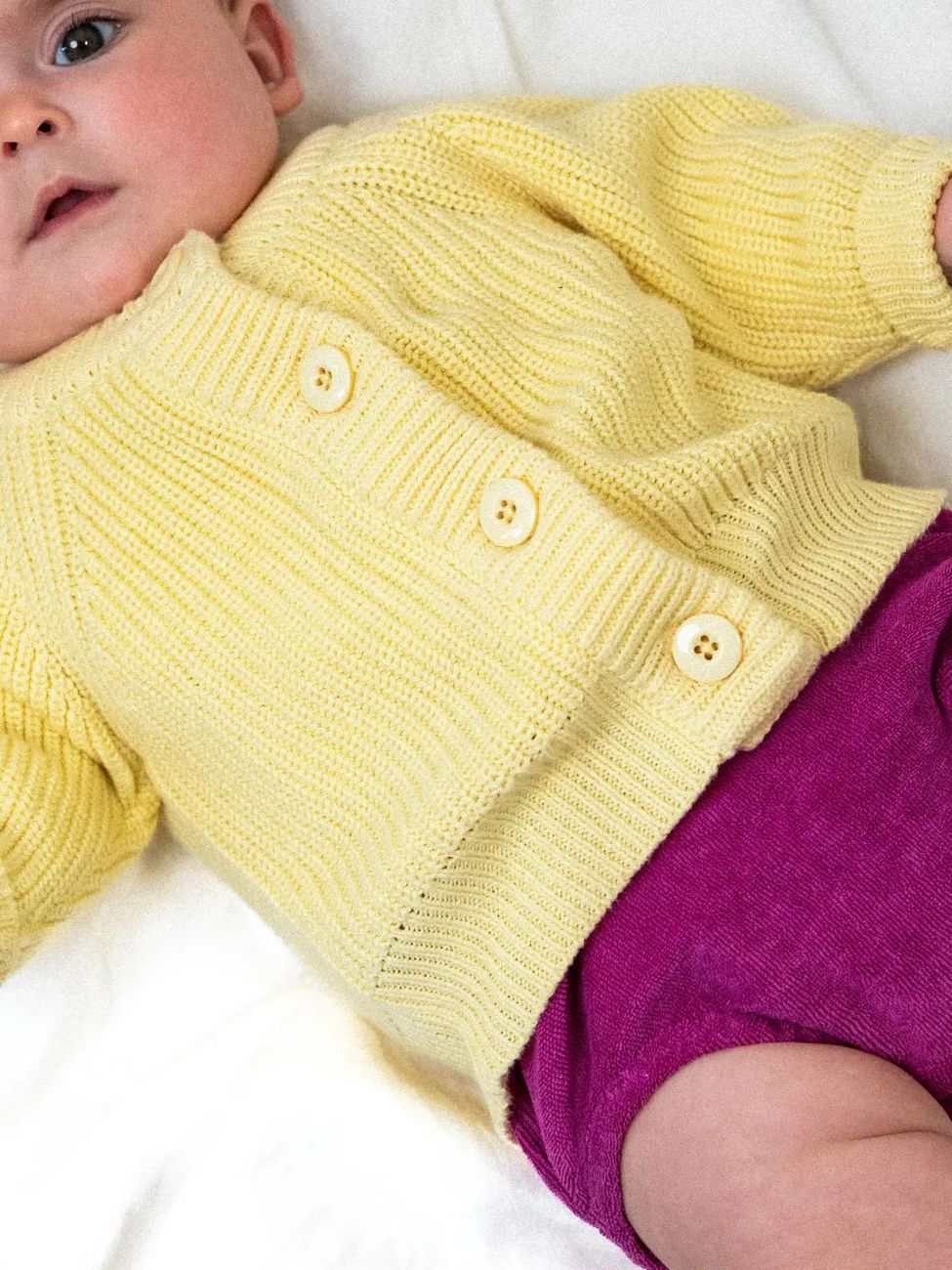 Le gilet bébé 100% coton bio jaune banane (Smala) - Image 1