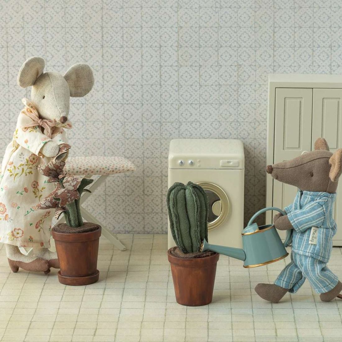 Grand frère Souris bleue dans sa boîte assortie (Maileg) - Image 1