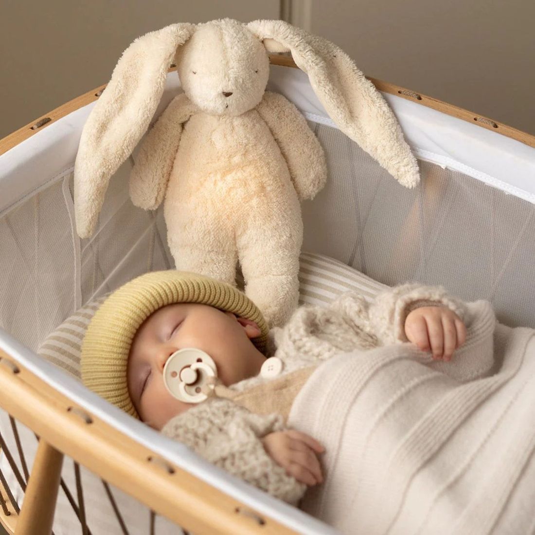 Peluche veilleuse lapin nature bio avec sons & lumières sable 2.0 (Moonie) - Image 3