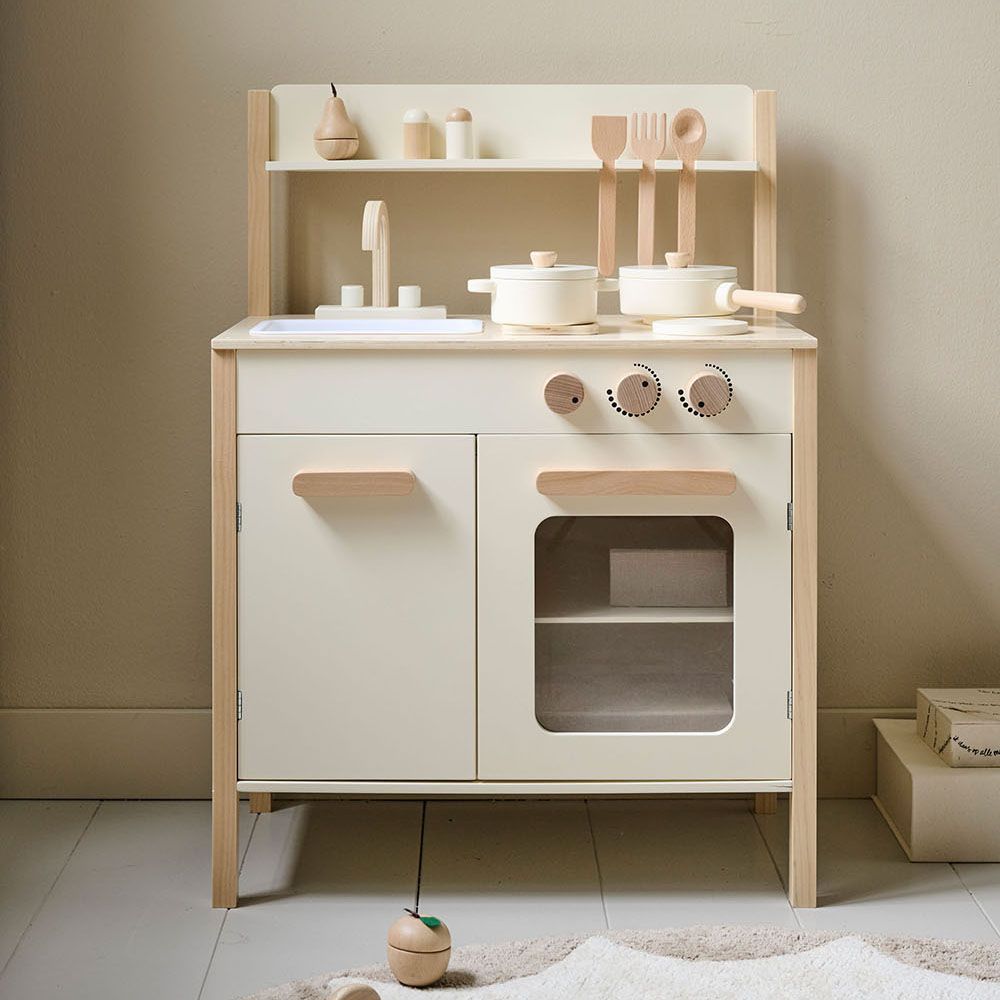 Petite Amélie | Cuisine en bois enfant Chantilly | Bois durable | Beige | 55x32x76 cm | Set de 10 accessoires inclus | Pour enfants 3 ans et plus (Petite Amélie) - Couverture