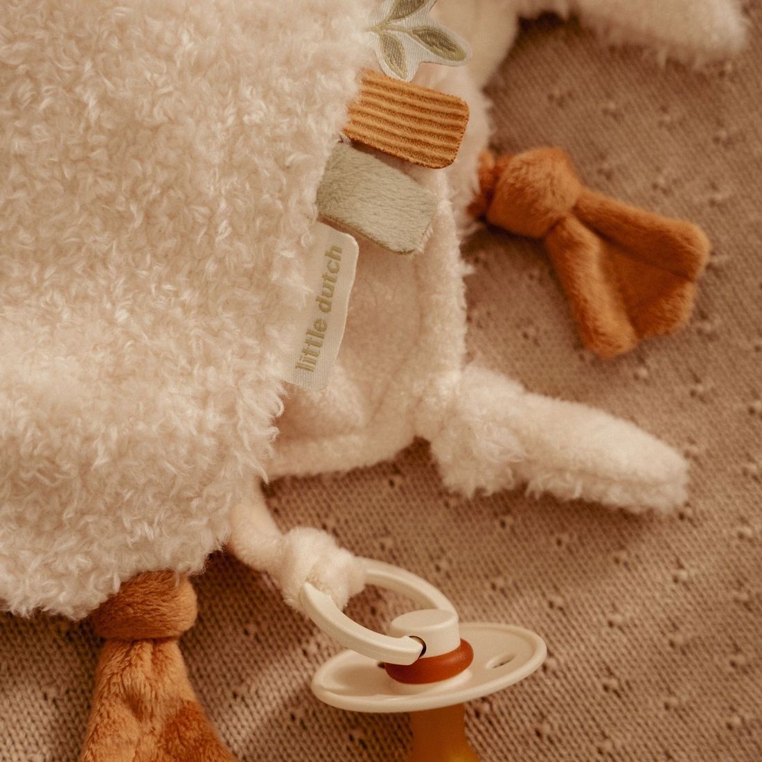 Doudou carré Oie Newborn (Little Dutch) - Image 3