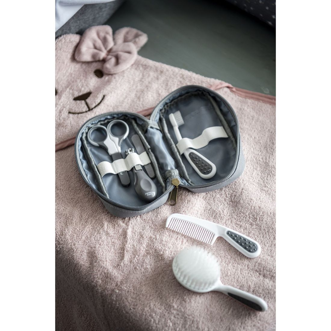 Trousse de toilette bébé 6 pièces (Formula Baby) - Image 3