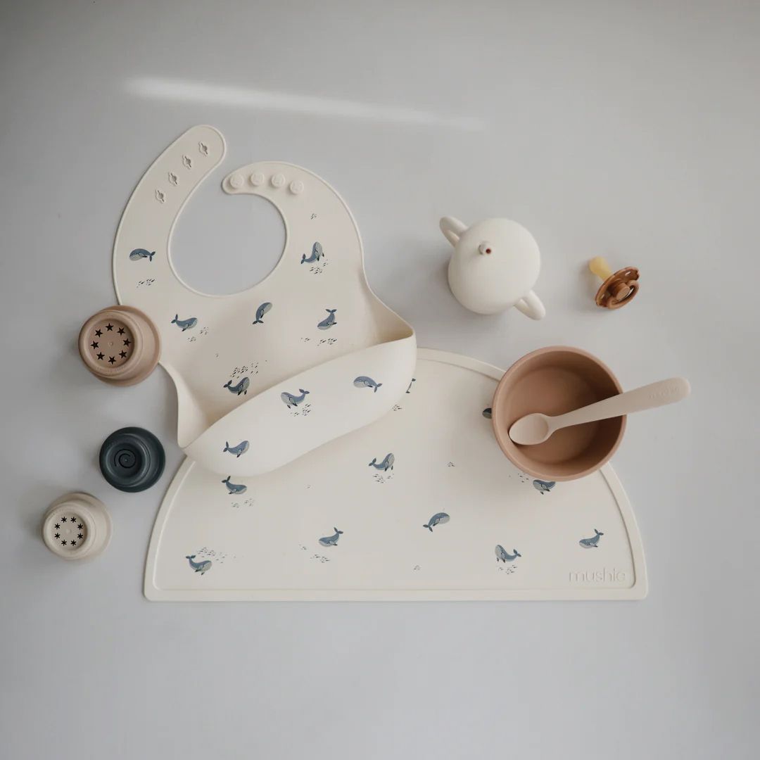 Bavoir en silicone (Mushie) - Image 3