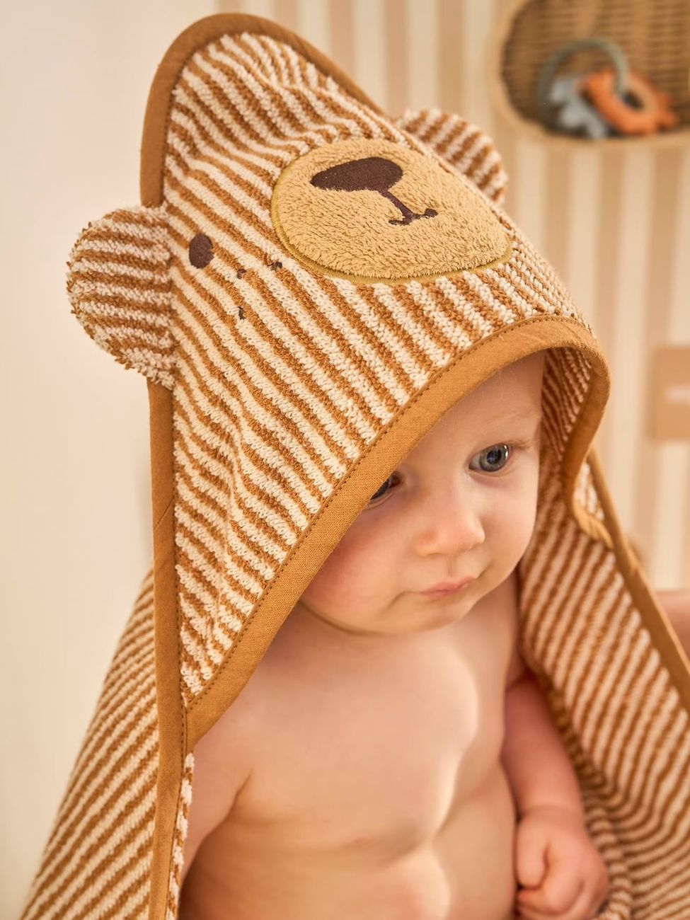 Cape de bain et gant de toilette PETIT OURS, avec coton recylé rayé beige (Vertbaudet) - Image 1