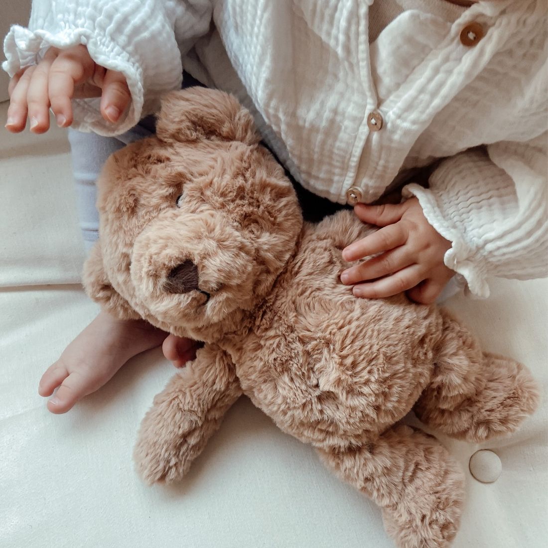 Peluche bruit blanc rechargeable Lou ours marron (FLOW) - Couverture