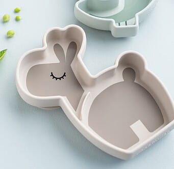 Assiette en silicone avec ventouse Lalee Sable (Done by deer) - Couverture
