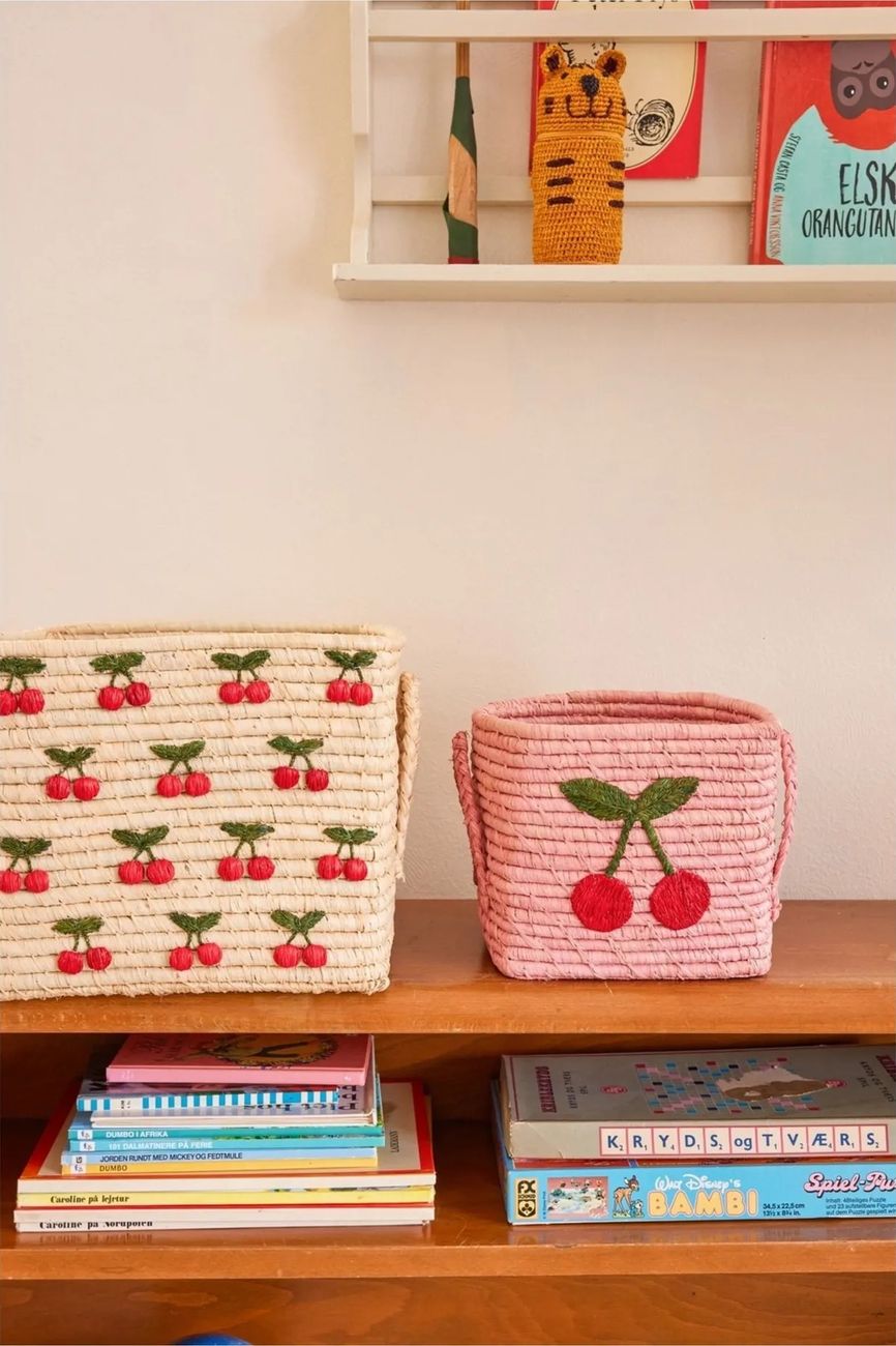 Rice - Panier de rangement en raphia Cerise (Rice) - Couverture