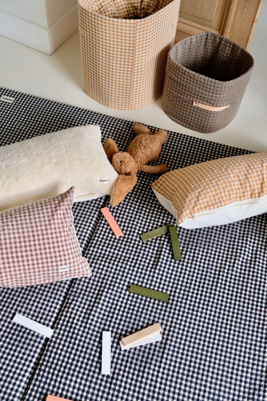 Tapis de vie Vichy Réglisse (Mezamé Paris) - Couverture