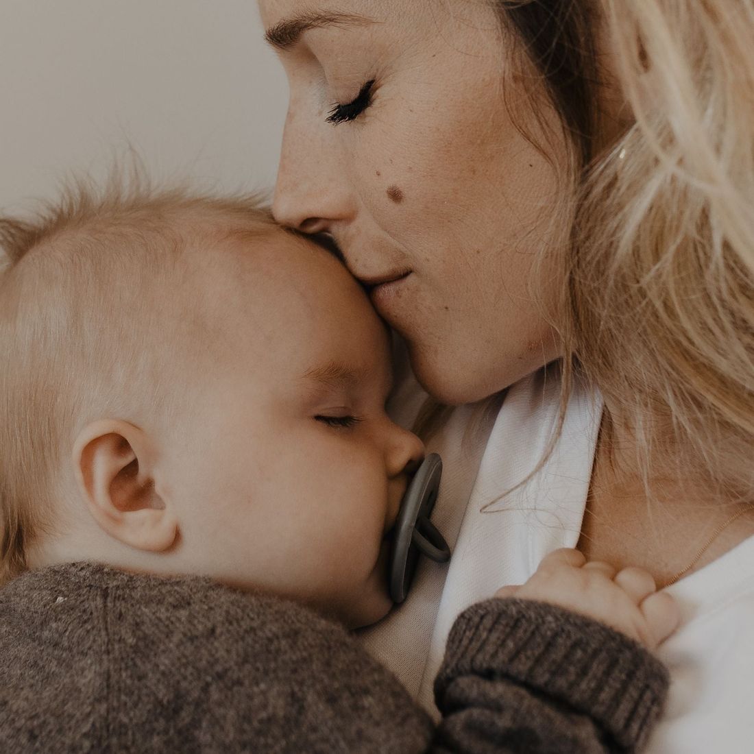 Pack de 3 Sucettes "ChooChoo" +6 mois | Extra-Fines - Pinky (Elhee) - Couverture