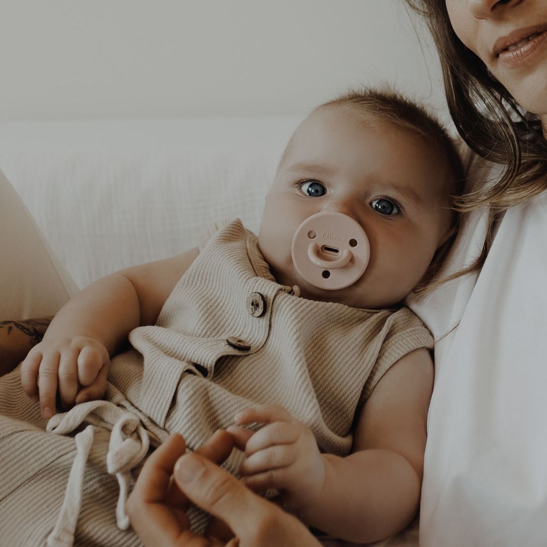 Pack de 3 Sucettes "ChooChoo" +6 mois | Extra-Fines - Besty (Elhee) - Couverture