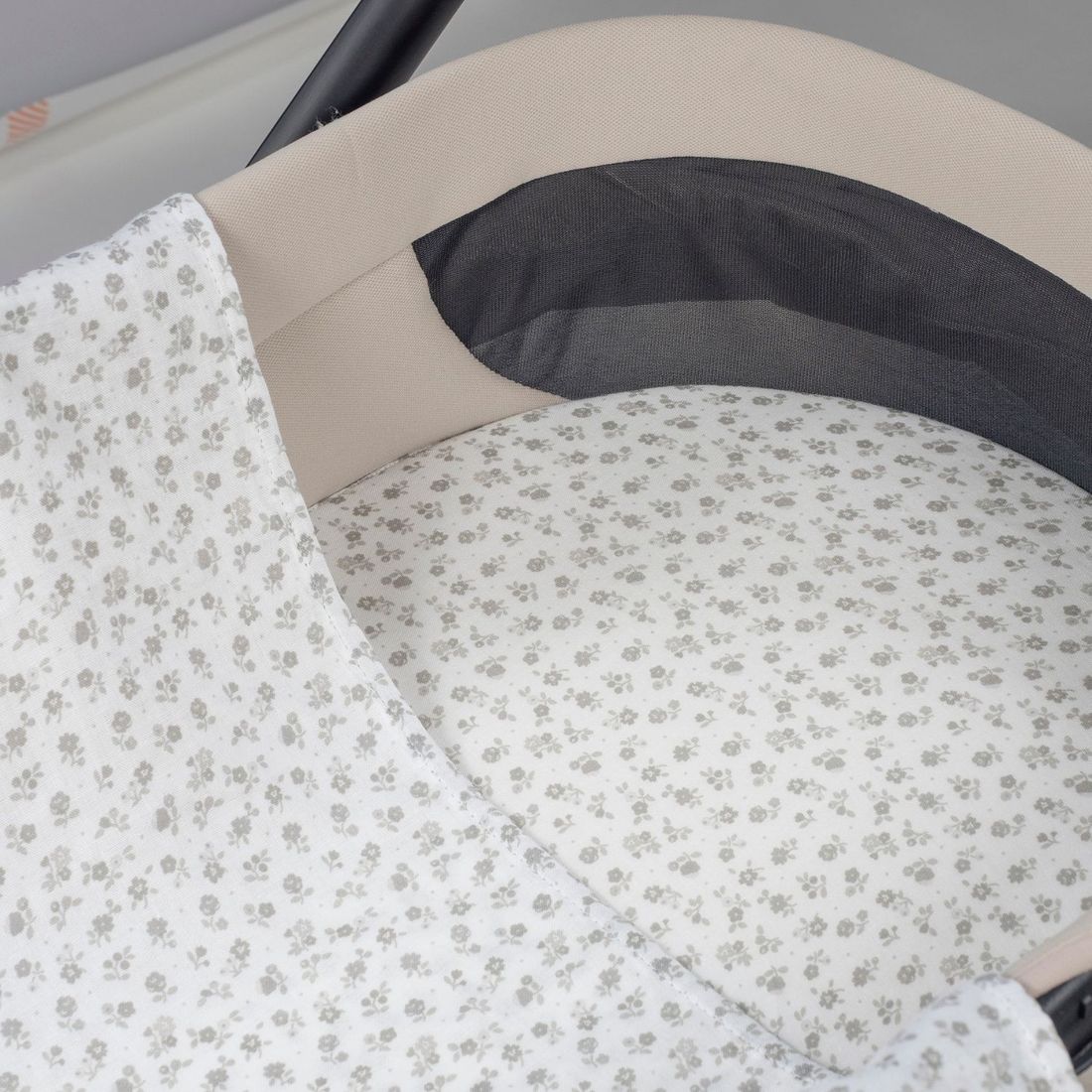 Drap housse pour nacelle et Lange Little Bloom Fleurs Gris (Pasito a pasito) - Couverture