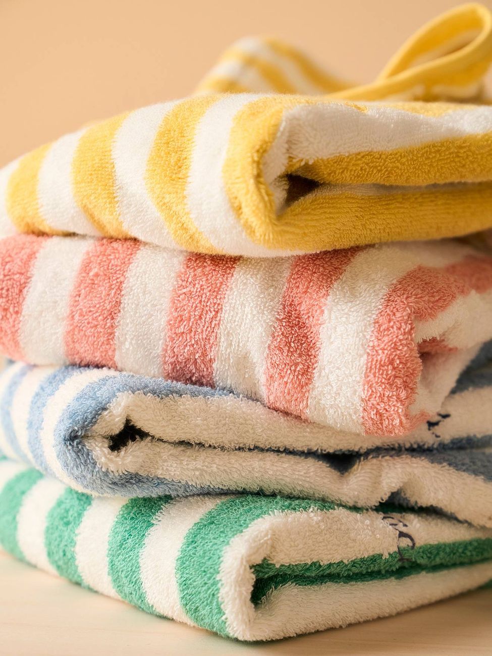 Poncho de bain bébé à rayures personnalisable rayé jaune (Vertbaudet) - Couverture