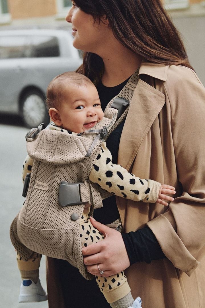 BabyBjörn - Porte-bébé One Air en mesh (BabyBjörn) - Couverture
