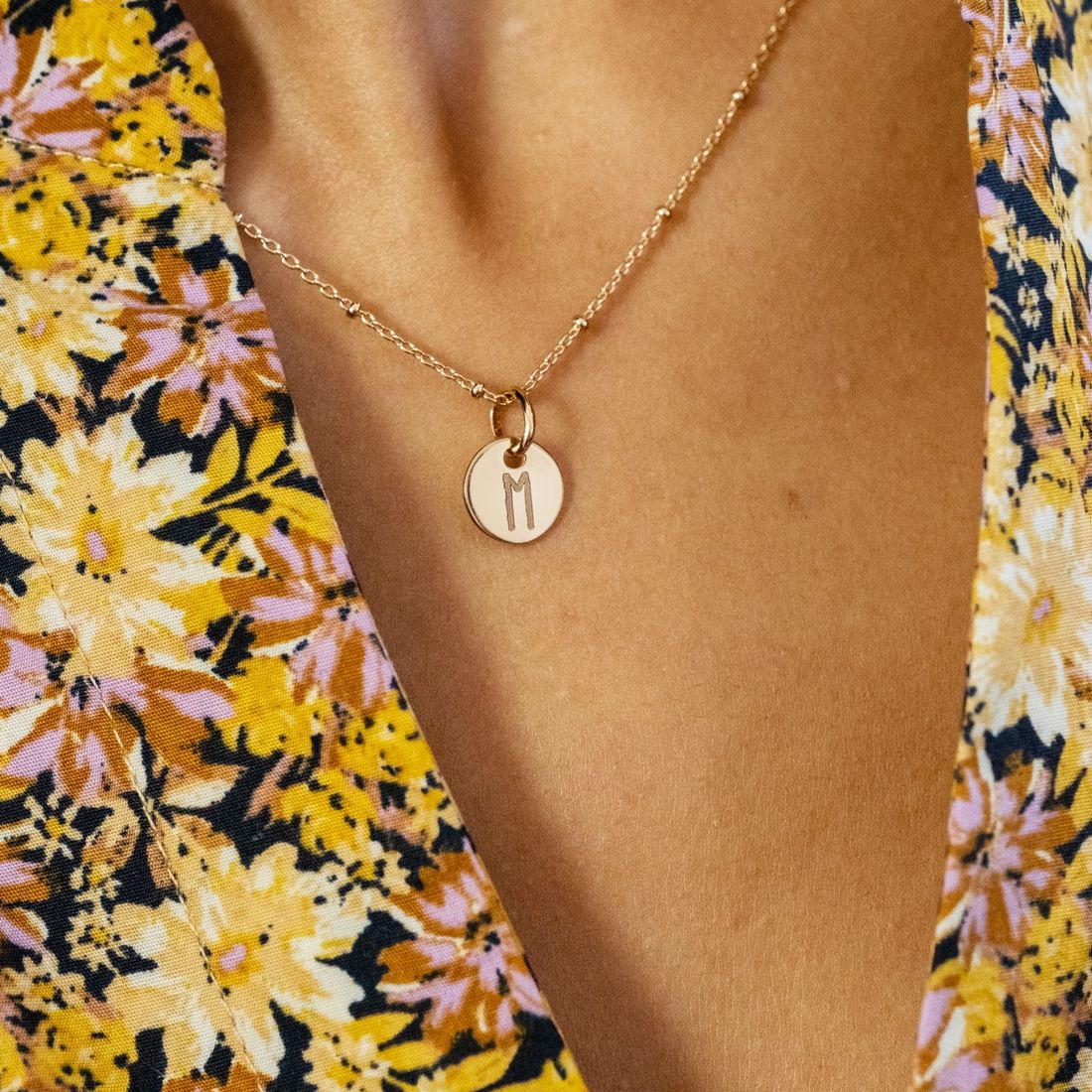 HappyBulle - Pendentif initiale personnalisé médaille gravée plaqué or 10 mm