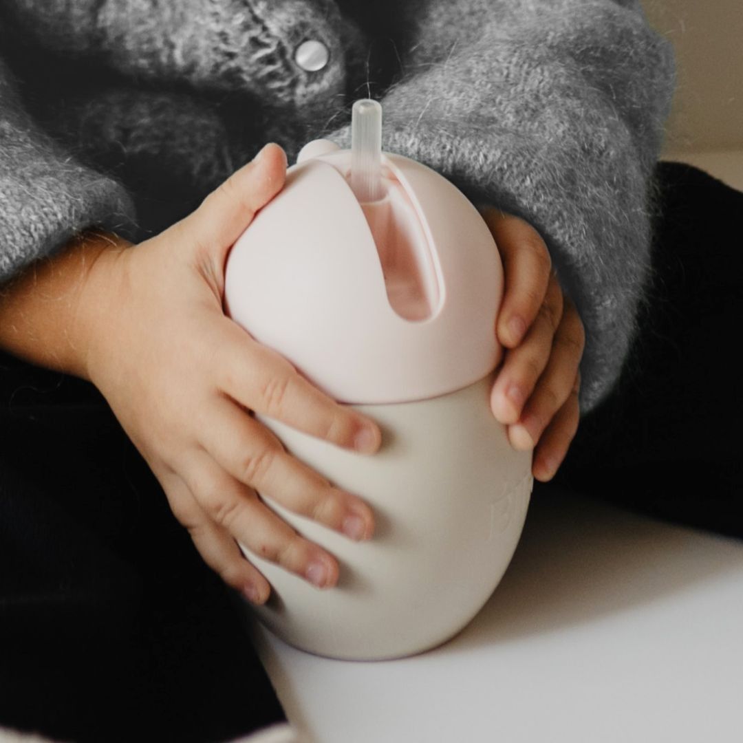 Tasse à paille lestée 240 ml | Sand/Sage 9m+ (Elhée) - Couverture