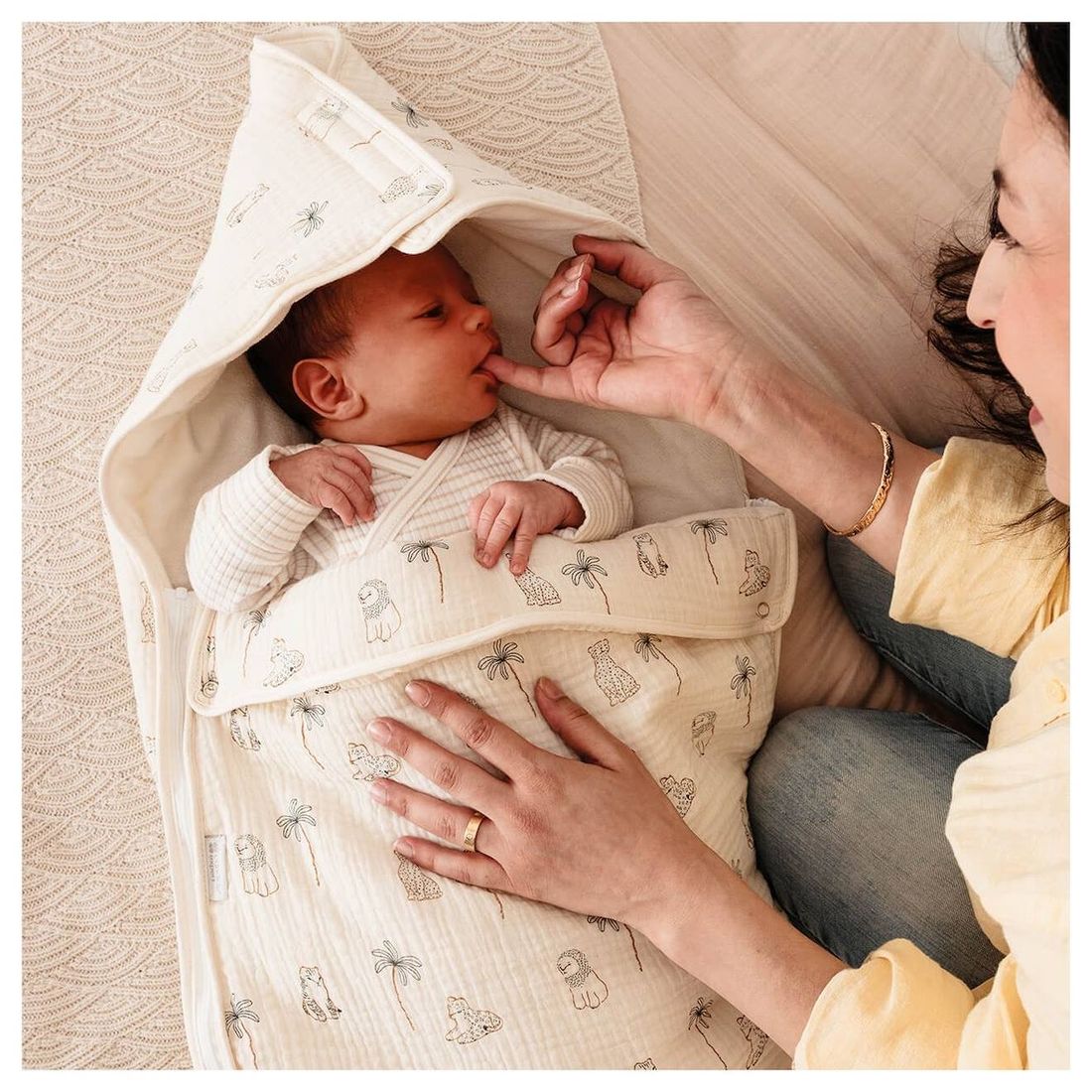 Nid D'ange Bébé Imprimé Fauves (Candide) - Couverture