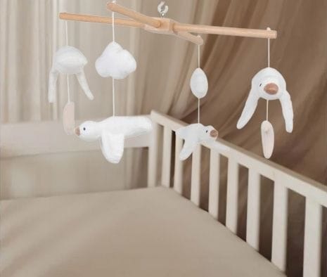 Mobile musical bébé oiseaux et nuages blancs (Maisons du Monde) - Couverture