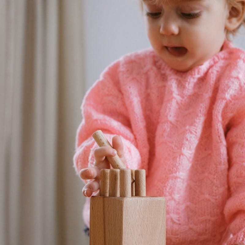 Tourillon, développe la motricité fine (Observe Montessori) - Couverture