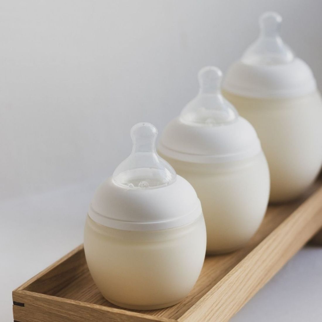 Biberon anti-colique en silicone Milk (150ml) (Elhée) - Couverture