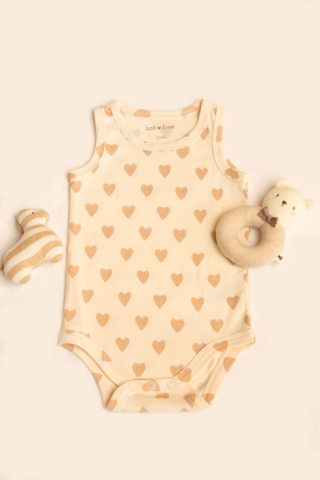 Body bébé coeur beige (Holi and Love) - Couverture
