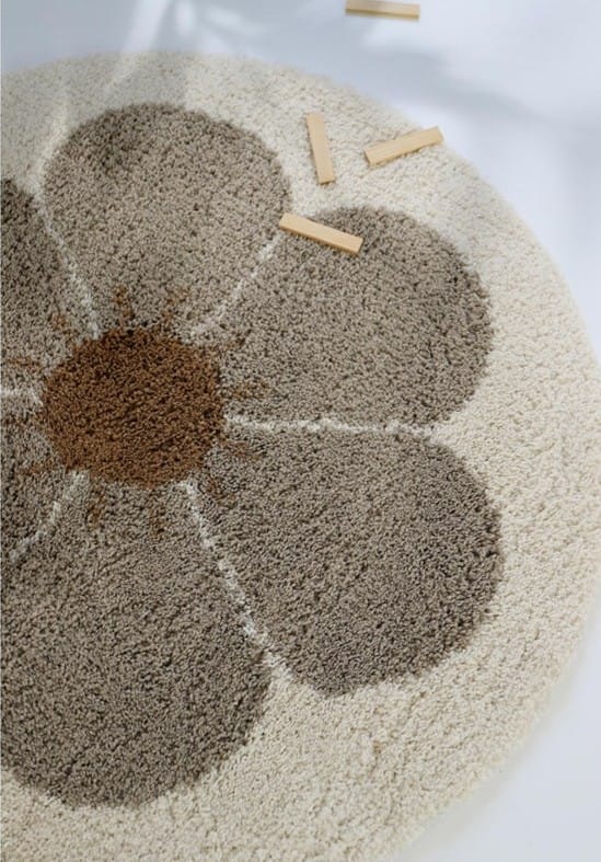 Tapis bohemian daisy rond taupe (Nattiot) - Couverture