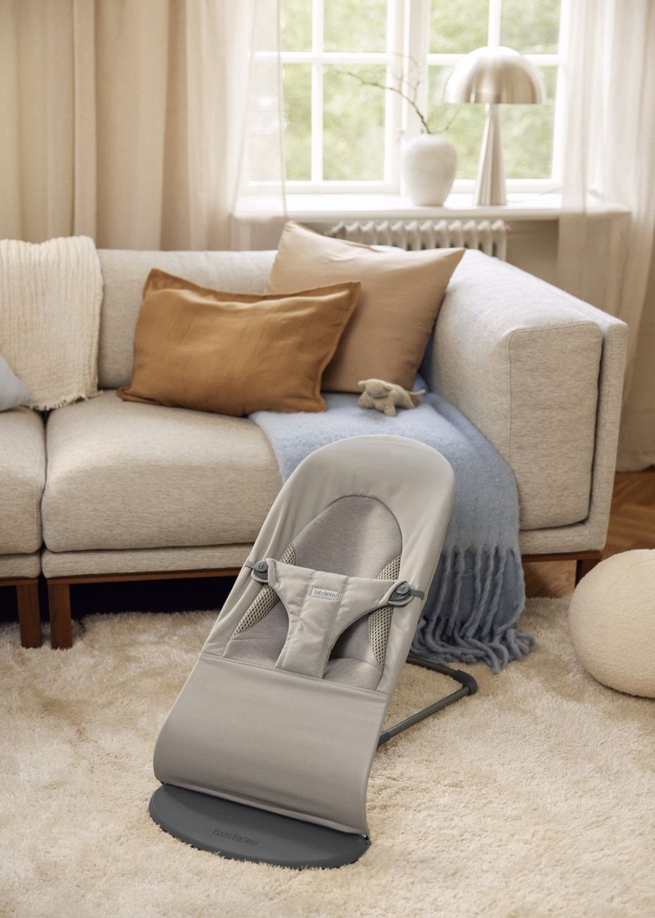 Transat Balance Soft Balance Soft Tri Fabric gris sable (BabyBjörn) - Couverture