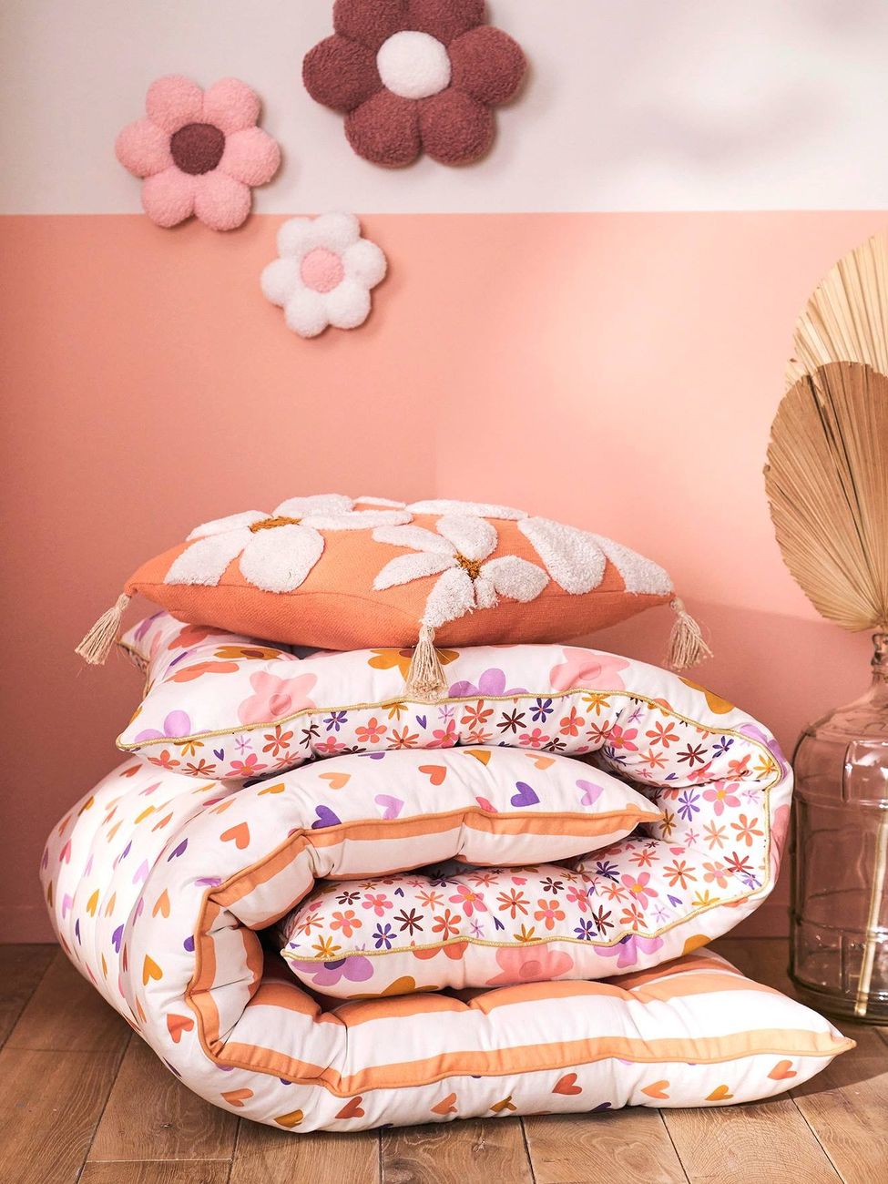 Coussin carré fleurs à pompons (Vertbaudet) - Couverture