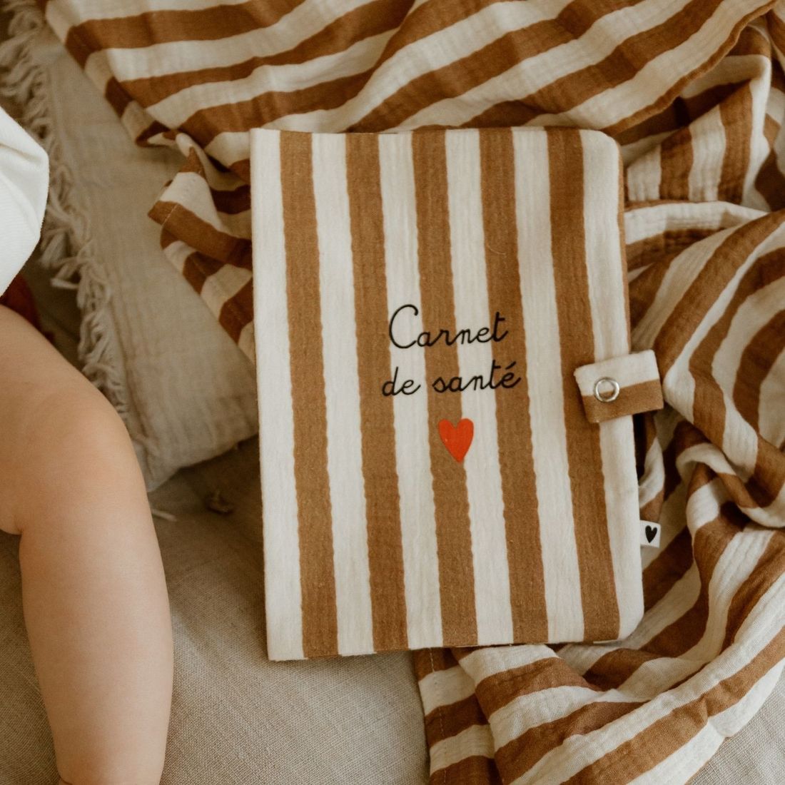 Protège carnet de santé Rayures Larges (personnalisable) (Atelier Wagram) - Couverture